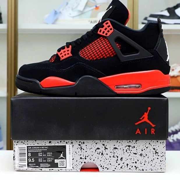 RETRO THUNDER' AIR JORDAN 4 'RED 1224